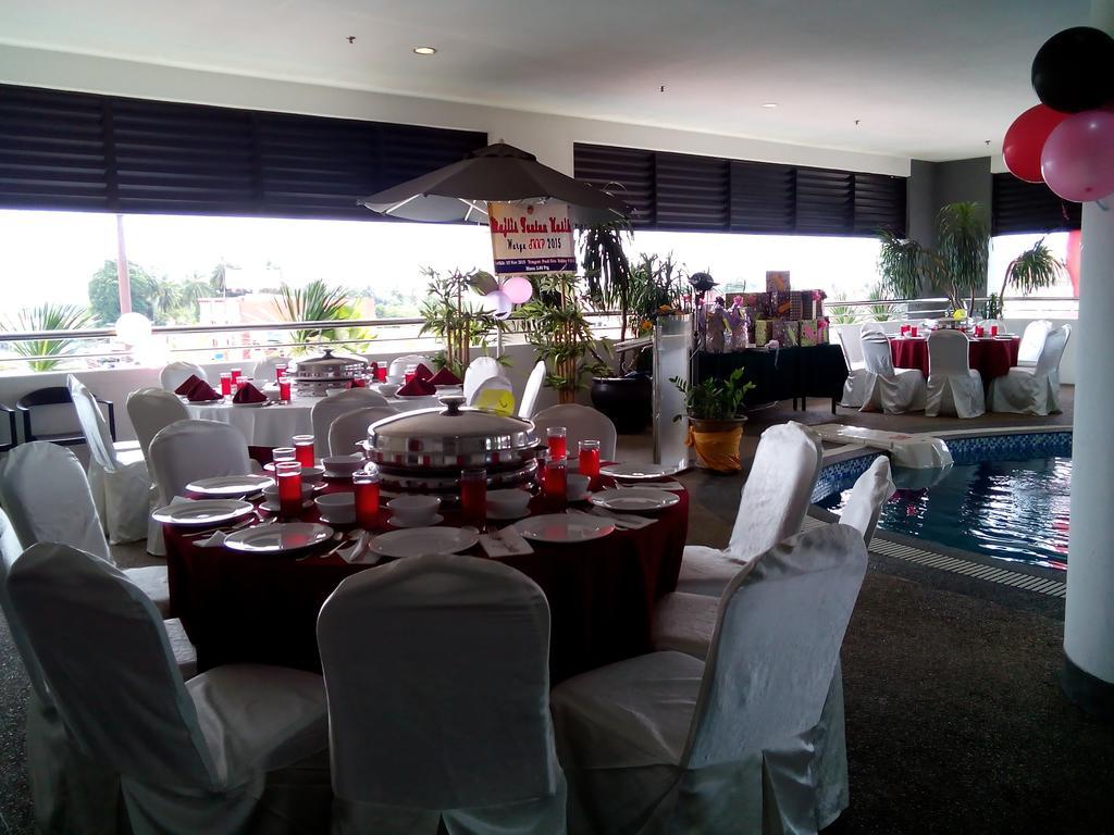 Holiday Villa Hotel & Suites Kota Bharu - Wakaf Che Yeh, Night Market Exteriör bild