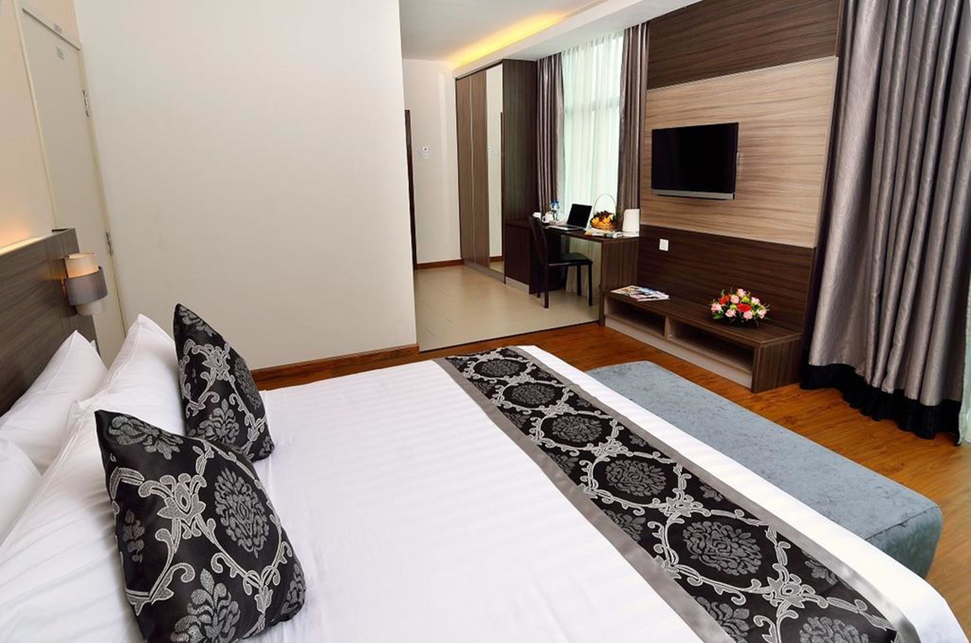 Holiday Villa Hotel & Suites Kota Bharu - Wakaf Che Yeh, Night Market Exteriör bild